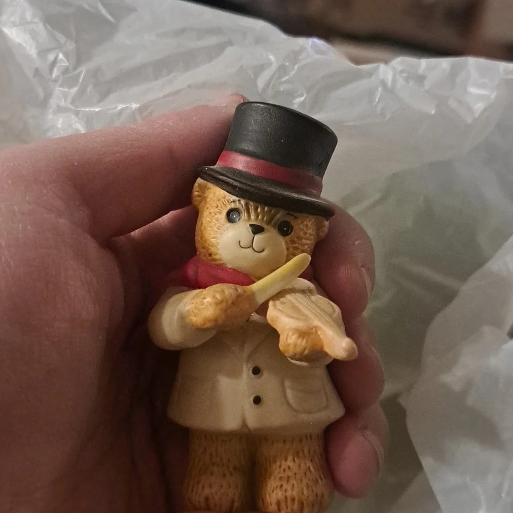 Enesco holiday bear playing Christmas music vintage